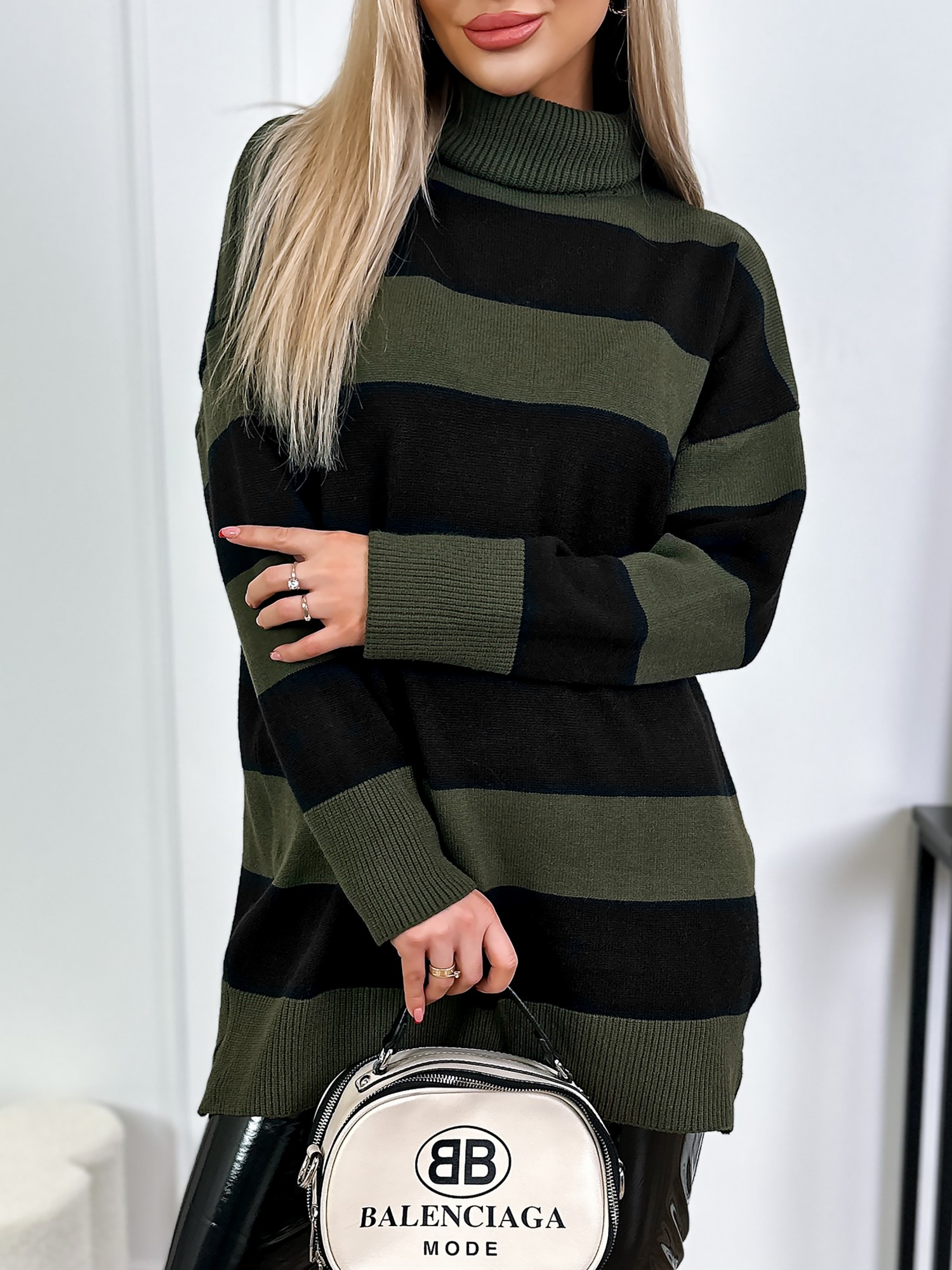 Sweter Z Golfem Toria Czarno-Khaki